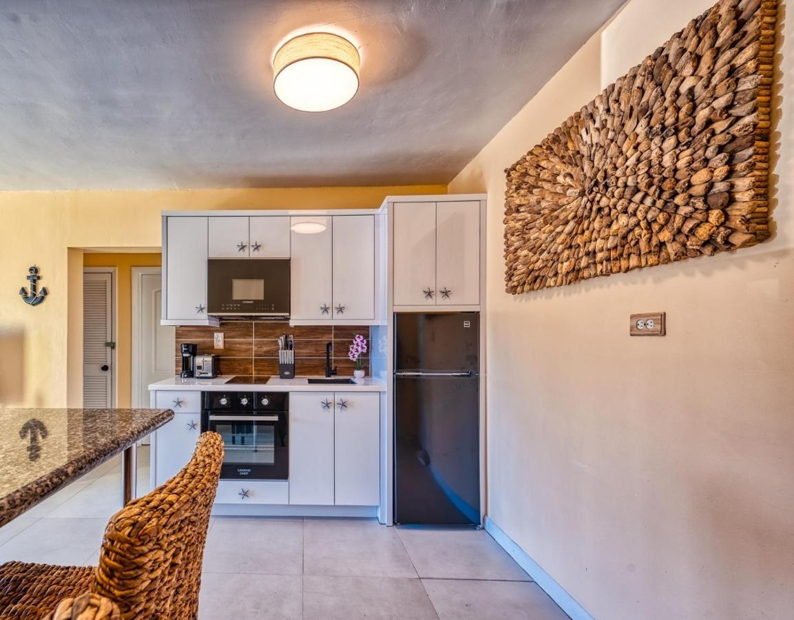 Apartment In Downtown At The Beach Νασάου Εξωτερικό φωτογραφία