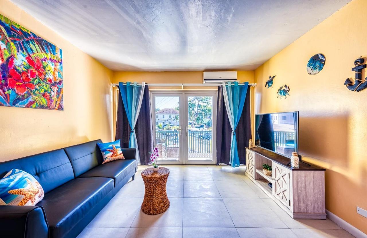 Apartment In Downtown At The Beach Νασάου Εξωτερικό φωτογραφία