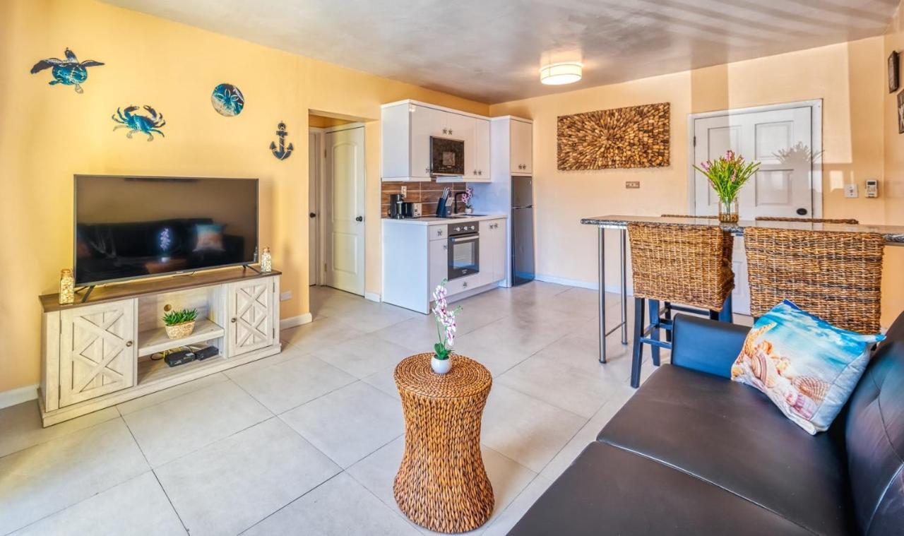 Apartment In Downtown At The Beach Νασάου Εξωτερικό φωτογραφία