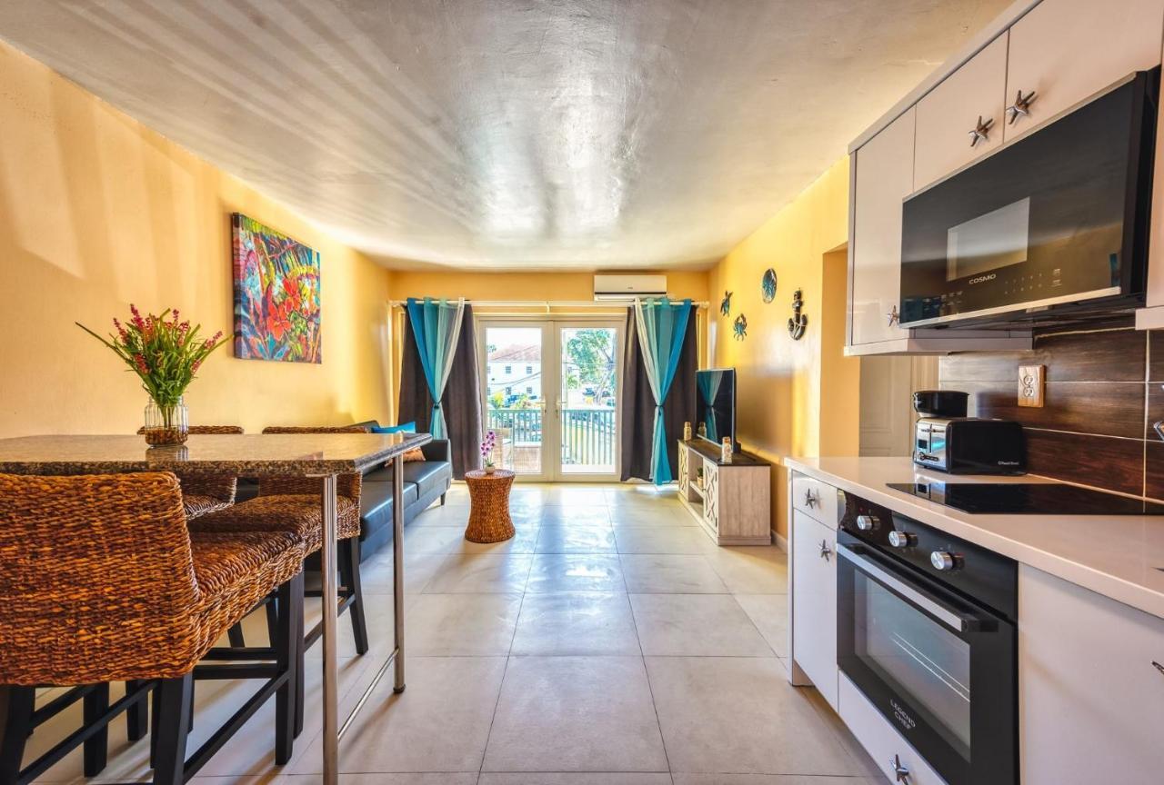 Apartment In Downtown At The Beach Νασάου Εξωτερικό φωτογραφία
