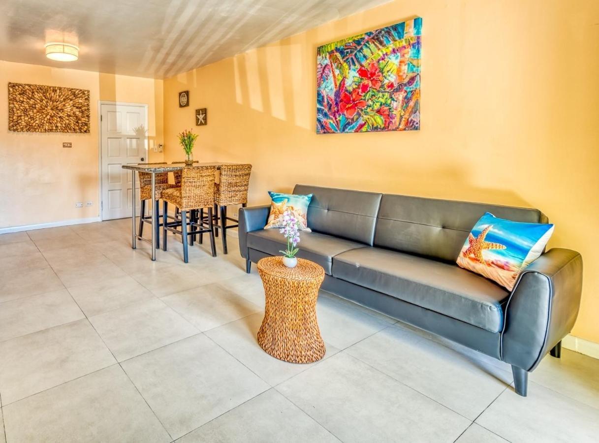 Apartment In Downtown At The Beach Νασάου Εξωτερικό φωτογραφία