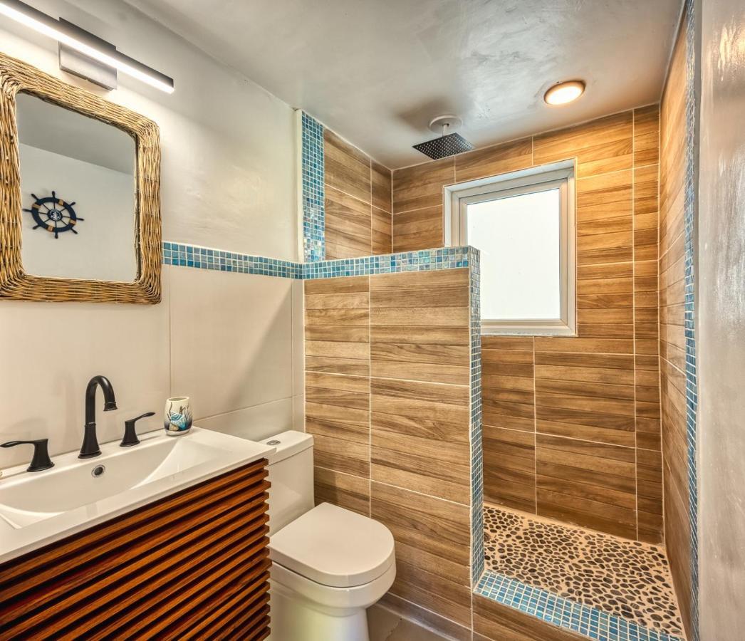 Apartment In Downtown At The Beach Νασάου Εξωτερικό φωτογραφία