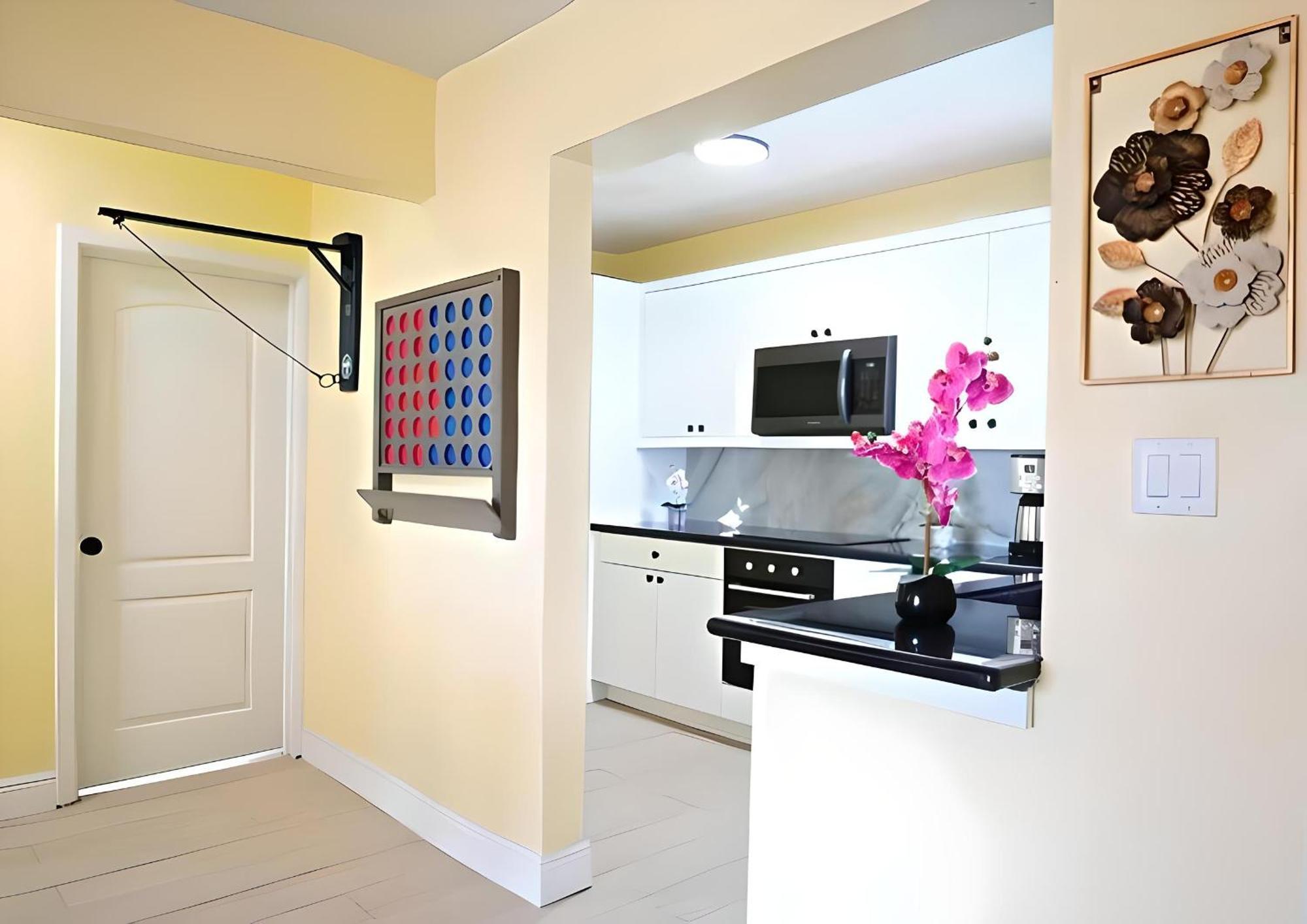 Apartment In Downtown At The Beach Νασάου Εξωτερικό φωτογραφία